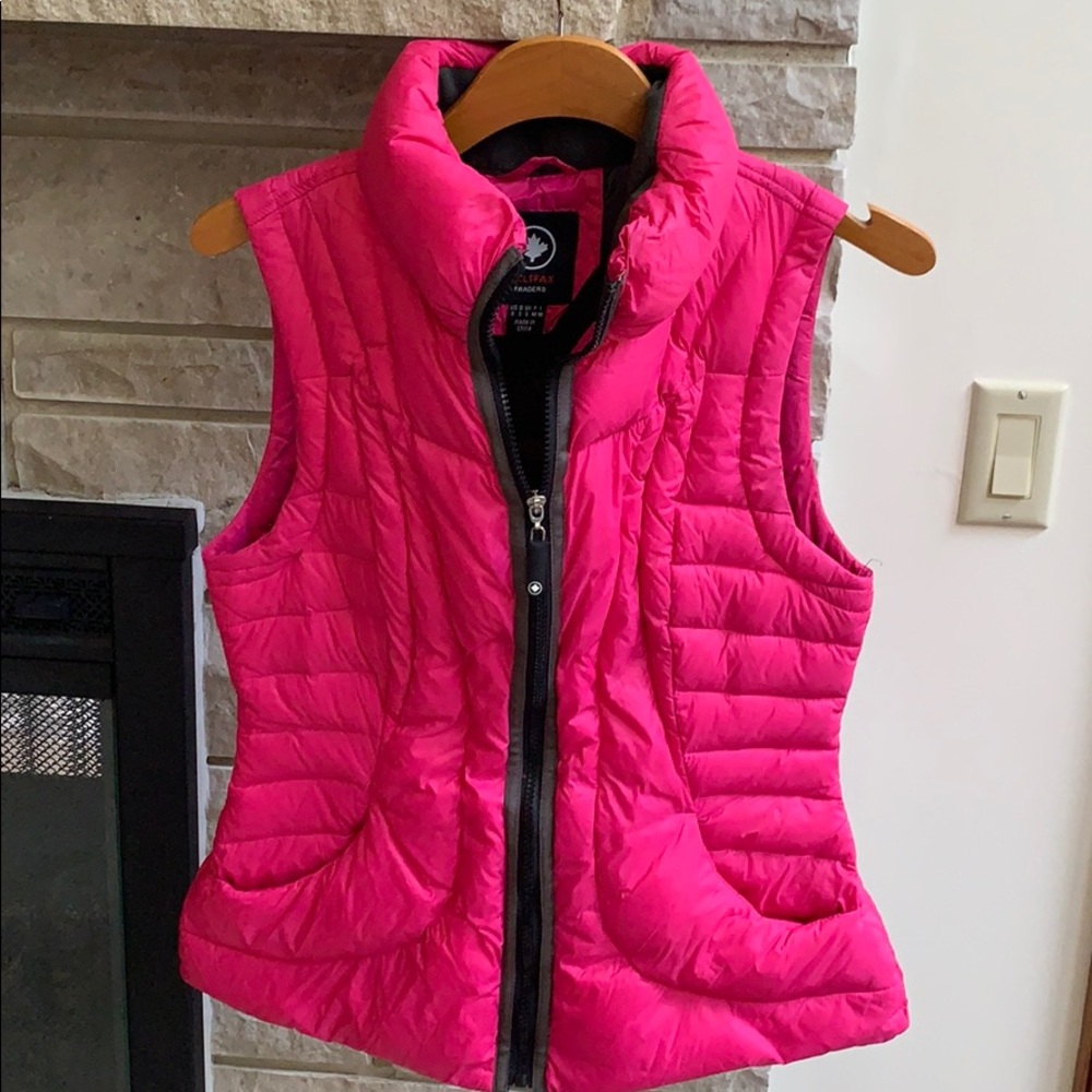 Pink fitted down puffer vest with pockets